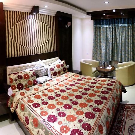 Hotel Raj Mandir Haridwar Ngoại thất bức ảnh