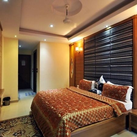 Hotel Raj Mandir Haridwar Ngoại thất bức ảnh