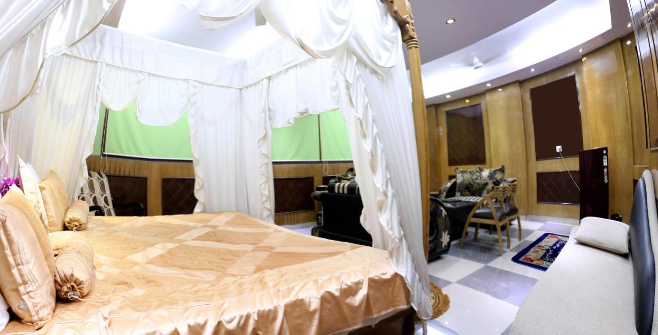 Hotel Raj Mandir Haridwar Ngoại thất bức ảnh