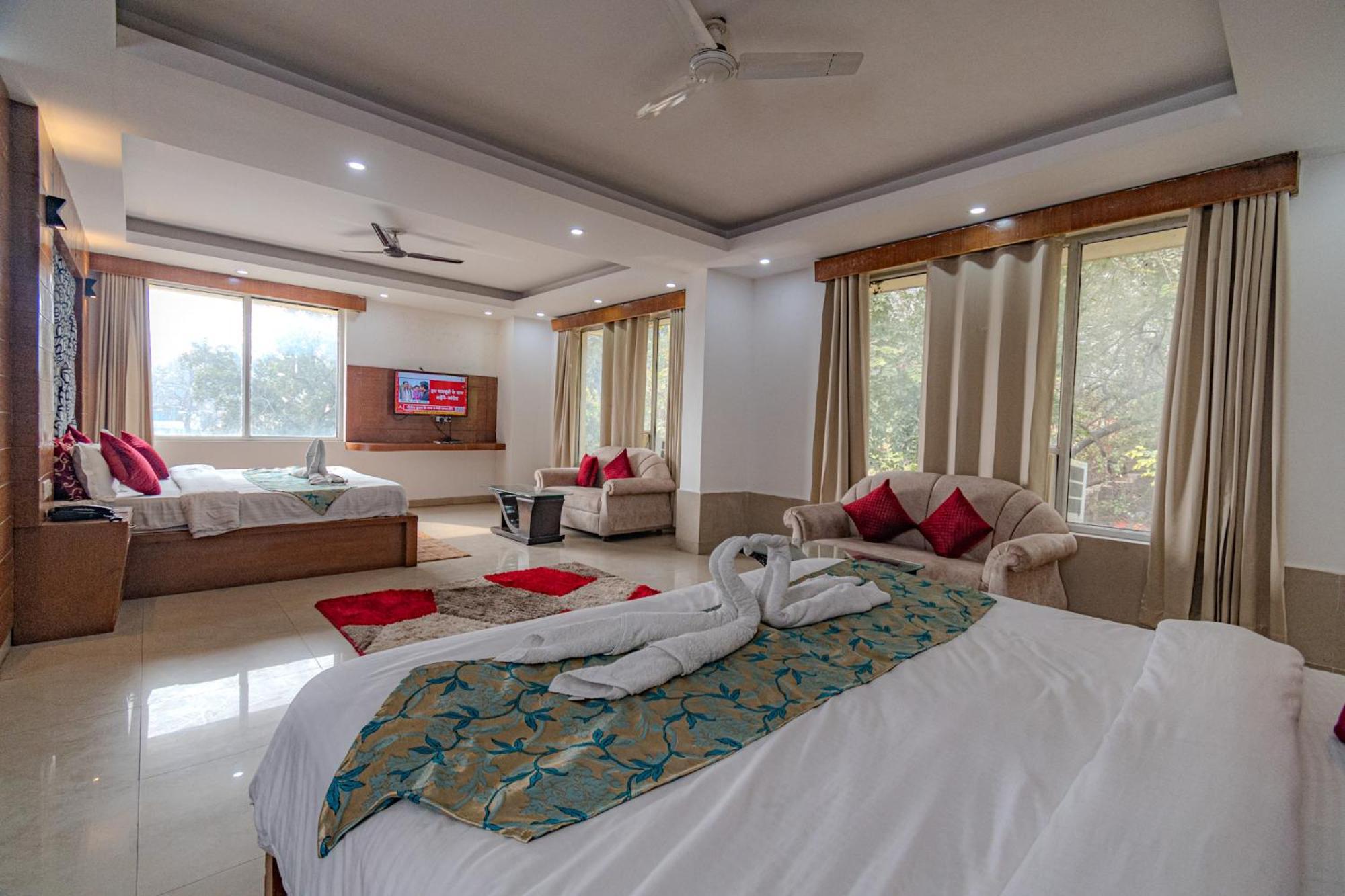 Hotel Raj Mandir Haridwar Ngoại thất bức ảnh