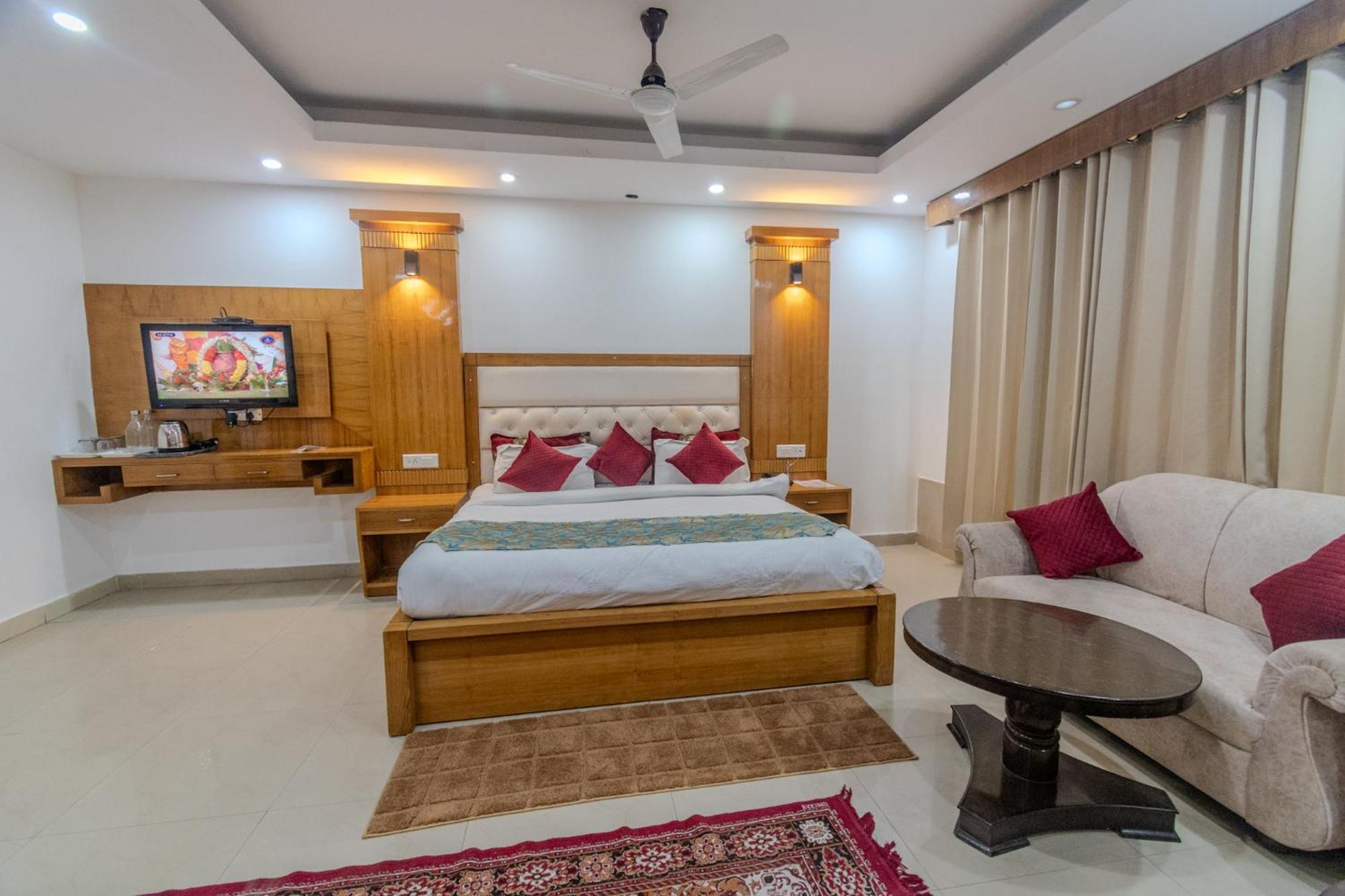 Hotel Raj Mandir Haridwar Ngoại thất bức ảnh