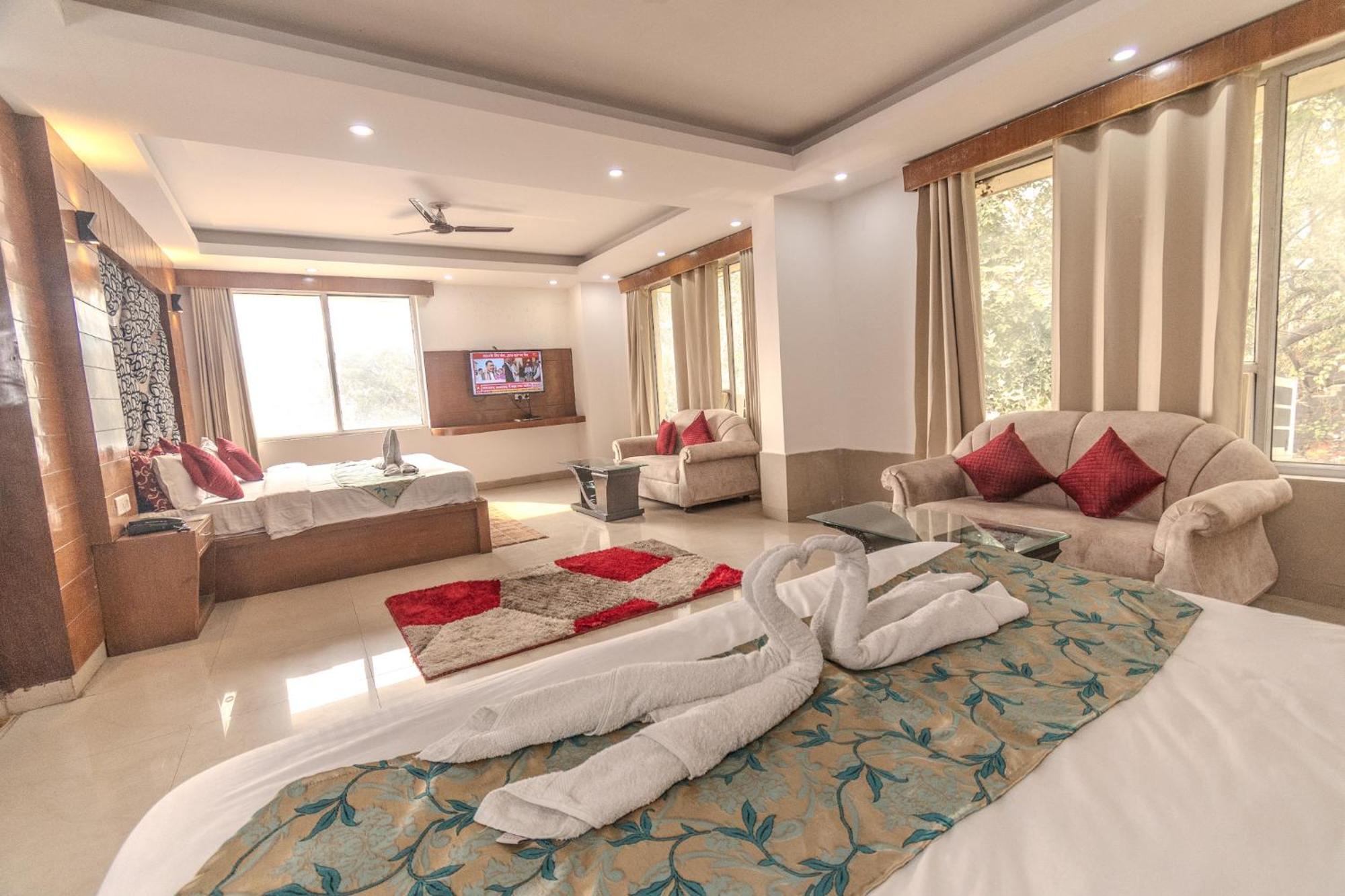Hotel Raj Mandir Haridwar Ngoại thất bức ảnh