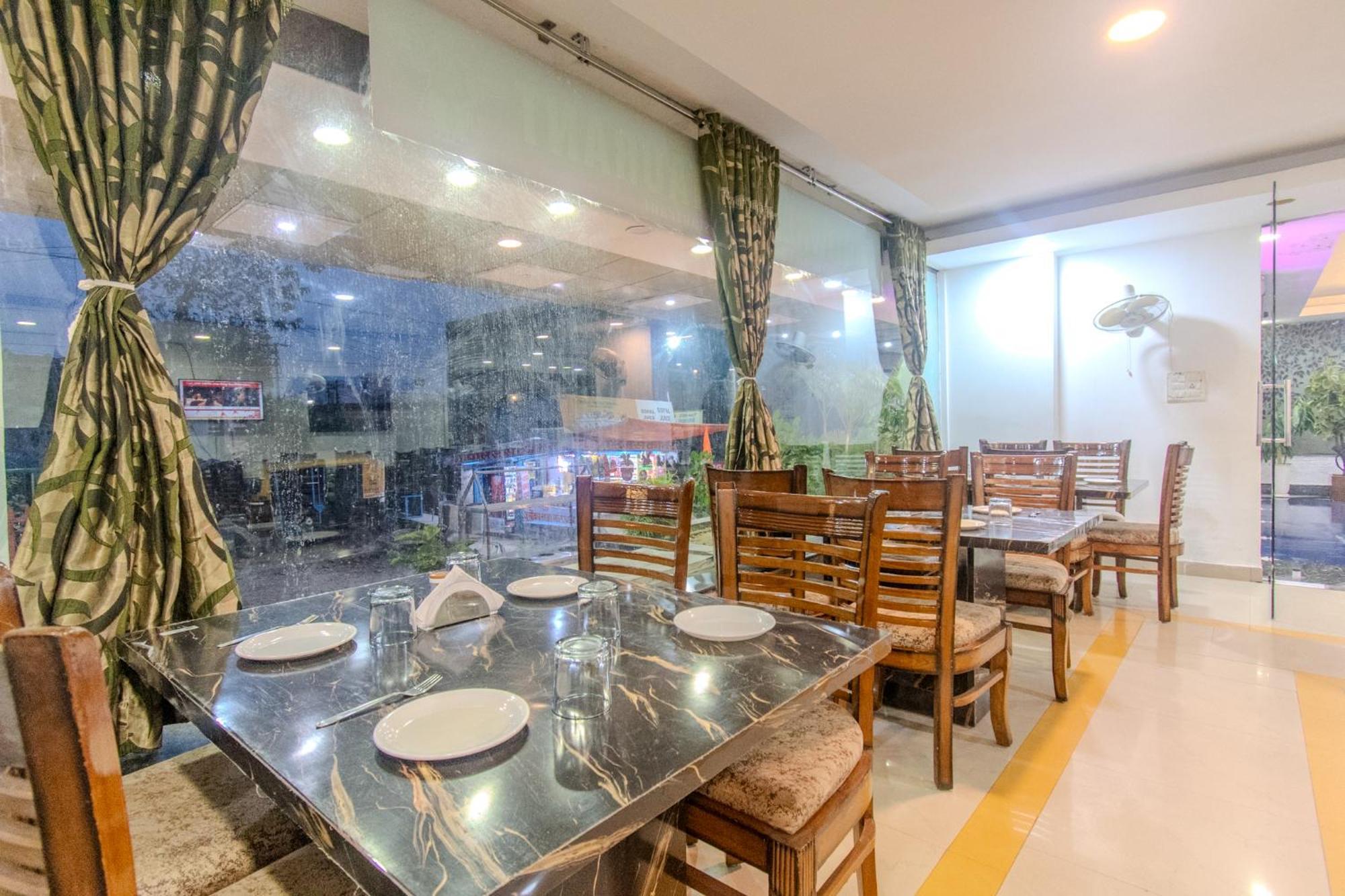 Hotel Raj Mandir Haridwar Ngoại thất bức ảnh