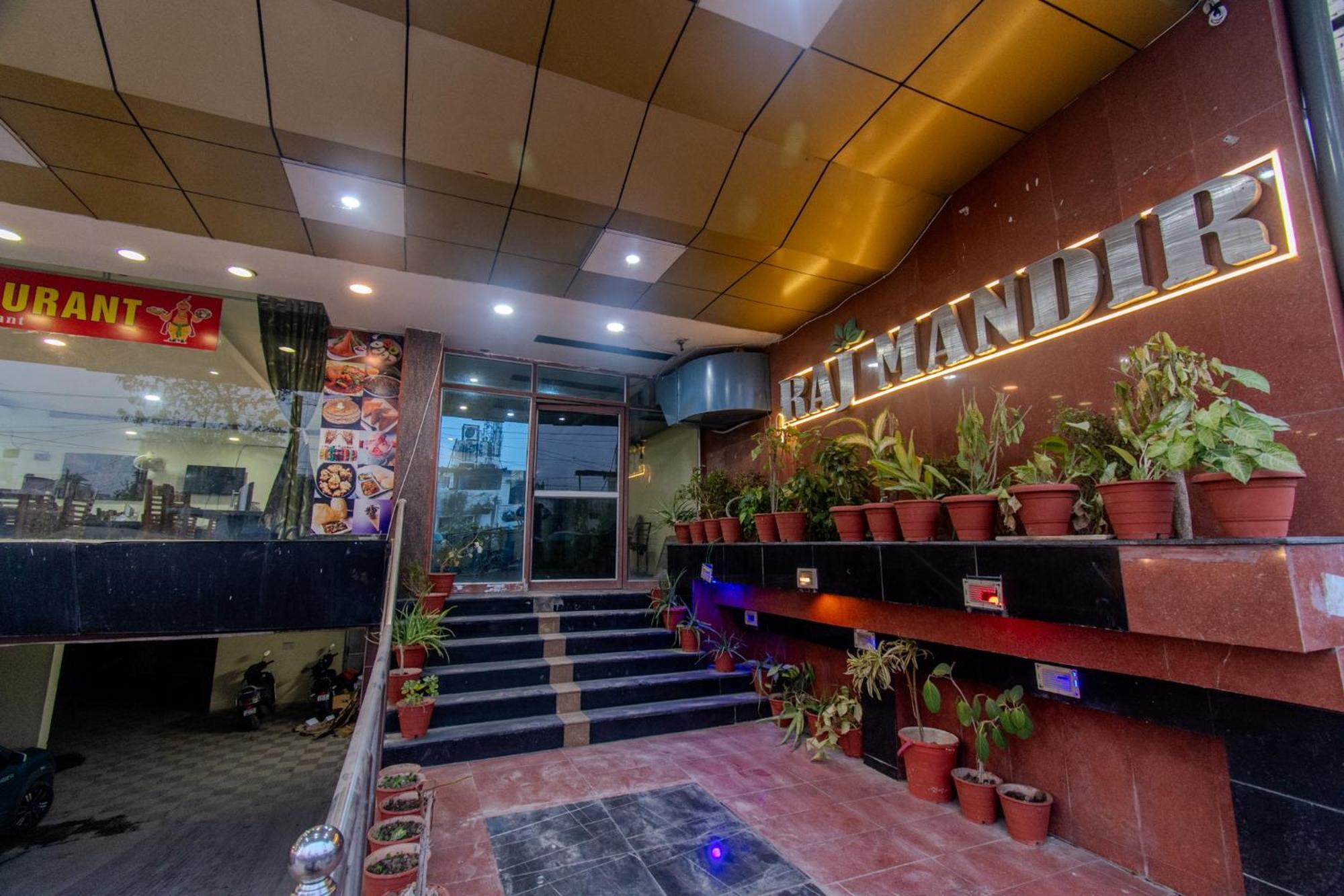 Hotel Raj Mandir Haridwar Ngoại thất bức ảnh