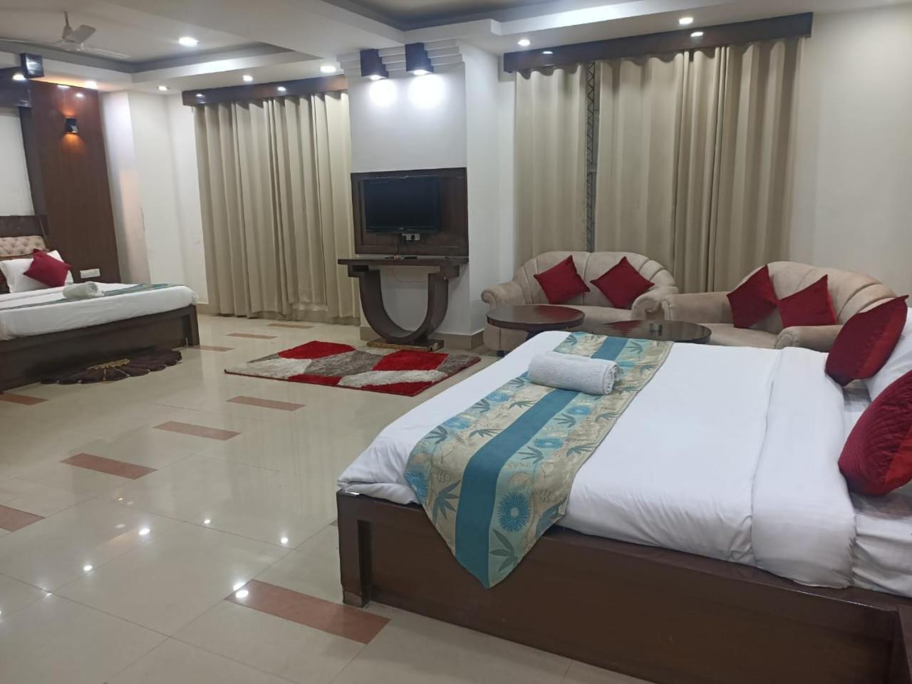 Hotel Raj Mandir Haridwar Ngoại thất bức ảnh