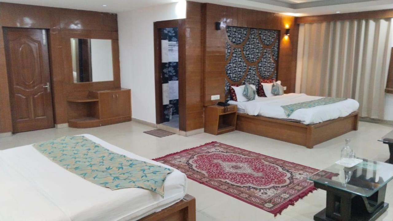 Hotel Raj Mandir Haridwar Ngoại thất bức ảnh