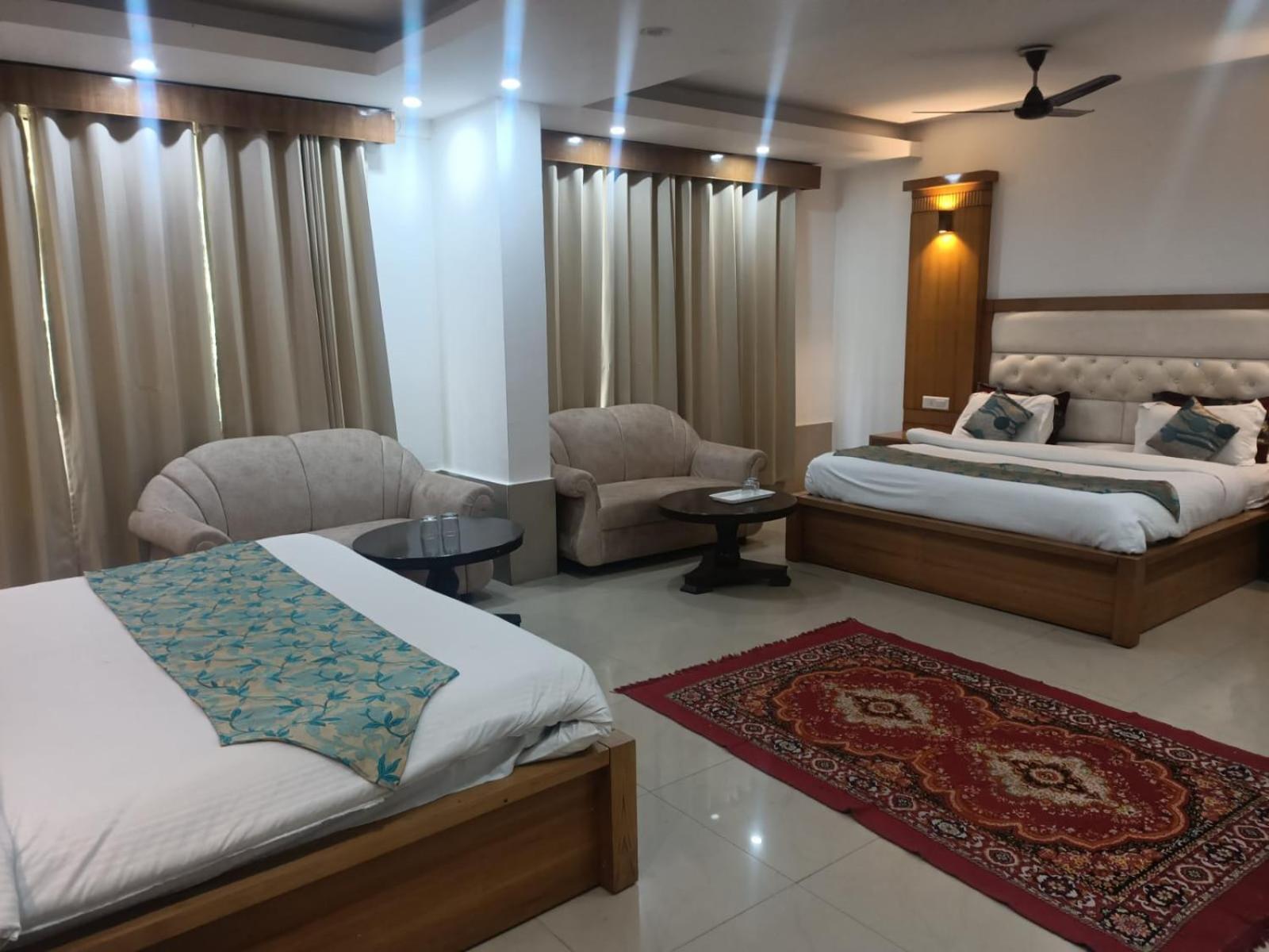 Hotel Raj Mandir Haridwar Ngoại thất bức ảnh