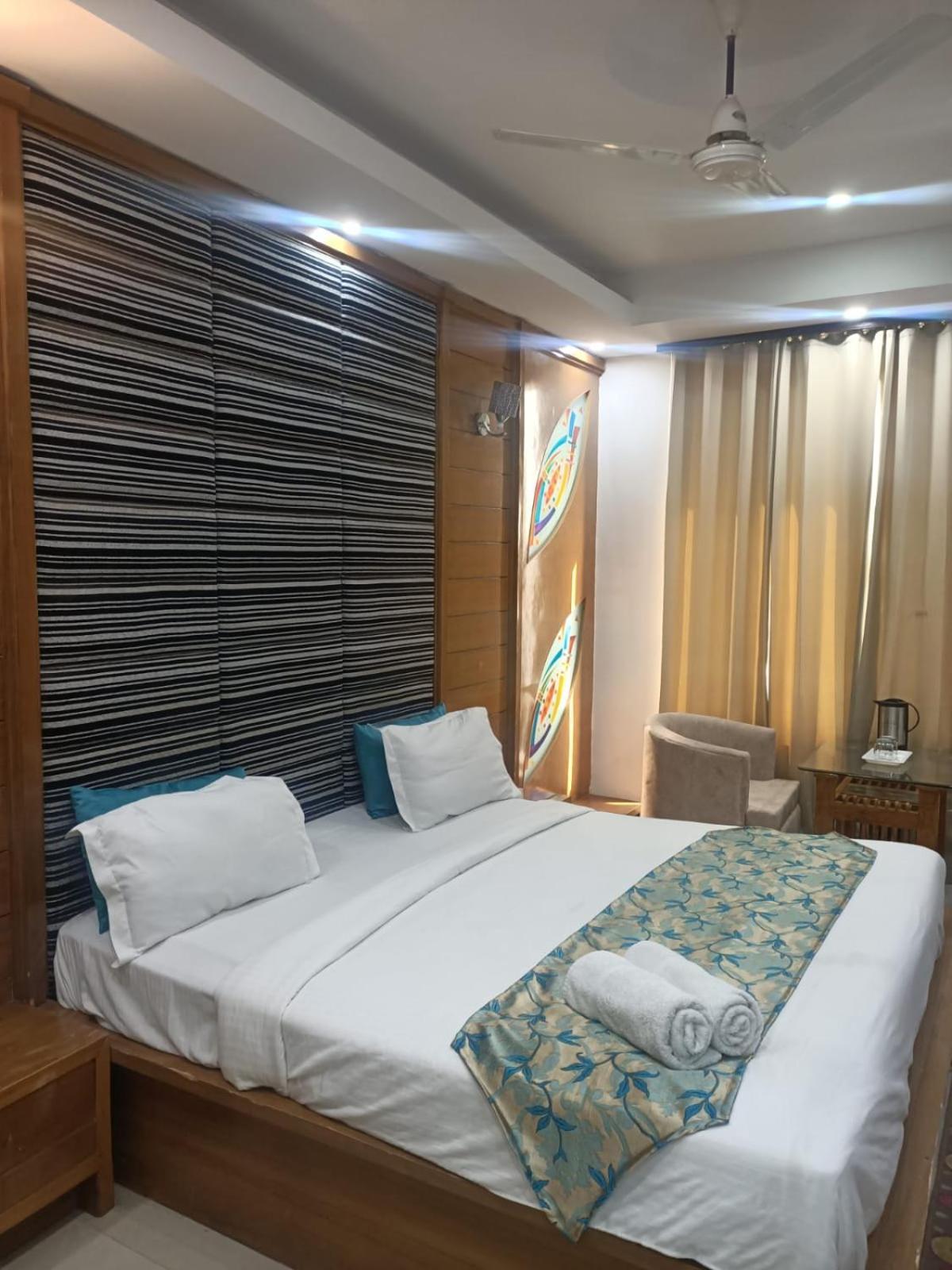 Hotel Raj Mandir Haridwar Ngoại thất bức ảnh