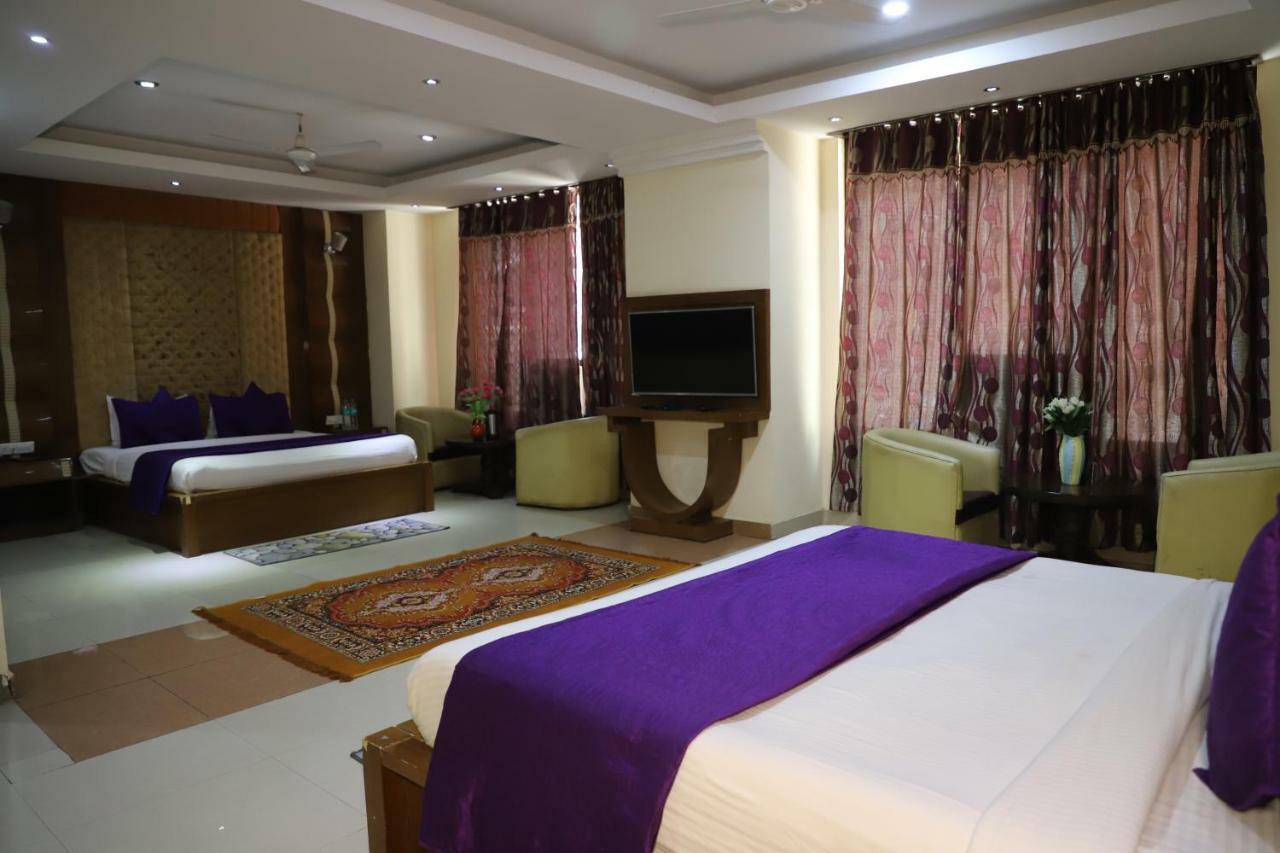 Hotel Raj Mandir Haridwar Ngoại thất bức ảnh
